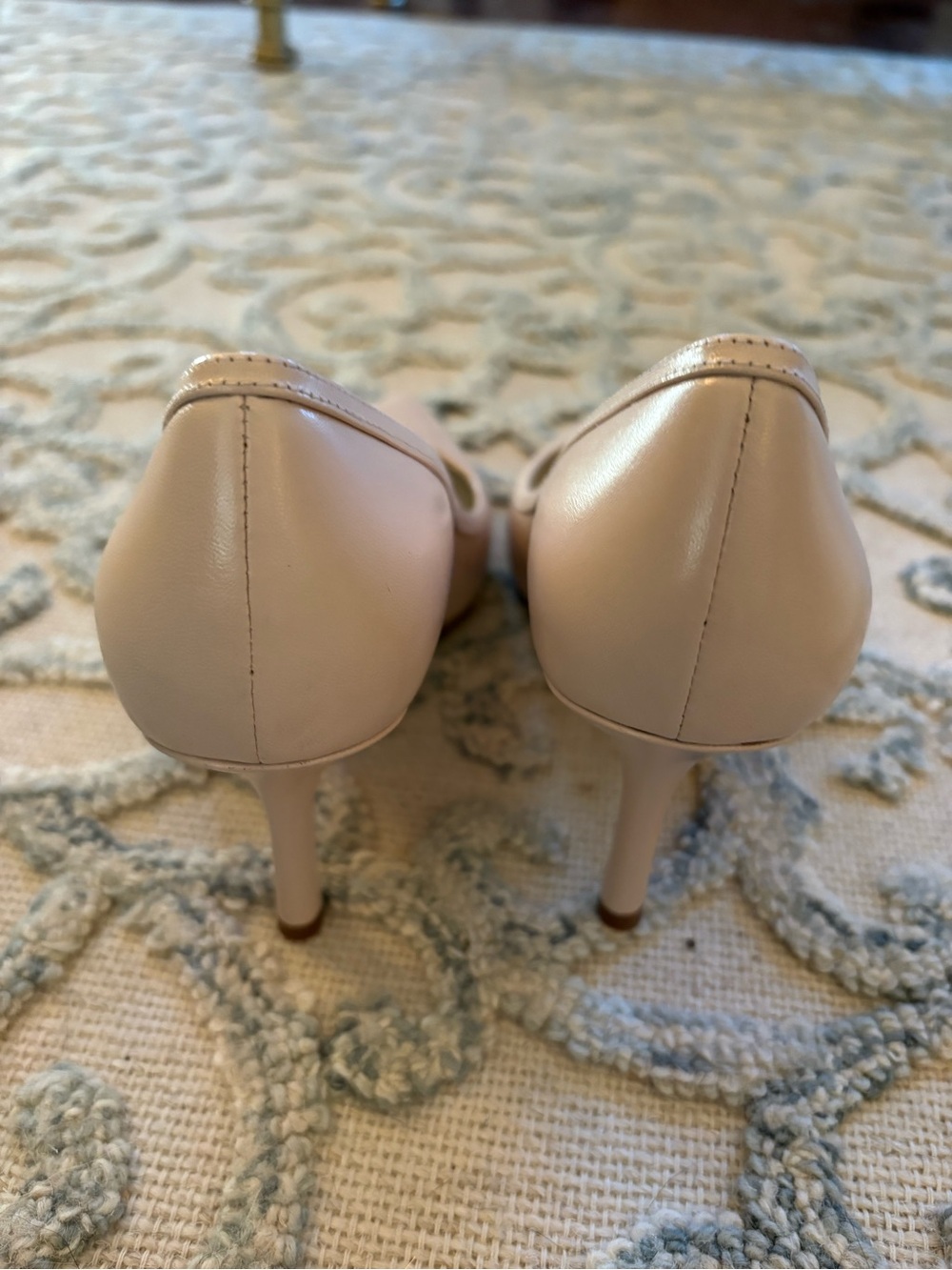 Tory Burch Pale Pink Pointed-Toe Leather Pumps with Logo Accent - Picture 5 of 10